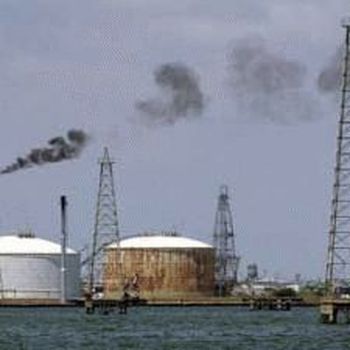 Венесуэла выплатит компенсации нефтяным компаниям США за национализацию.
